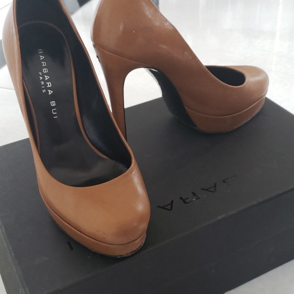 Barbara Bui cognac pumps